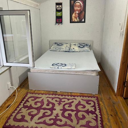 Toktogul Ghesthouse Hotel Buitenkant foto
