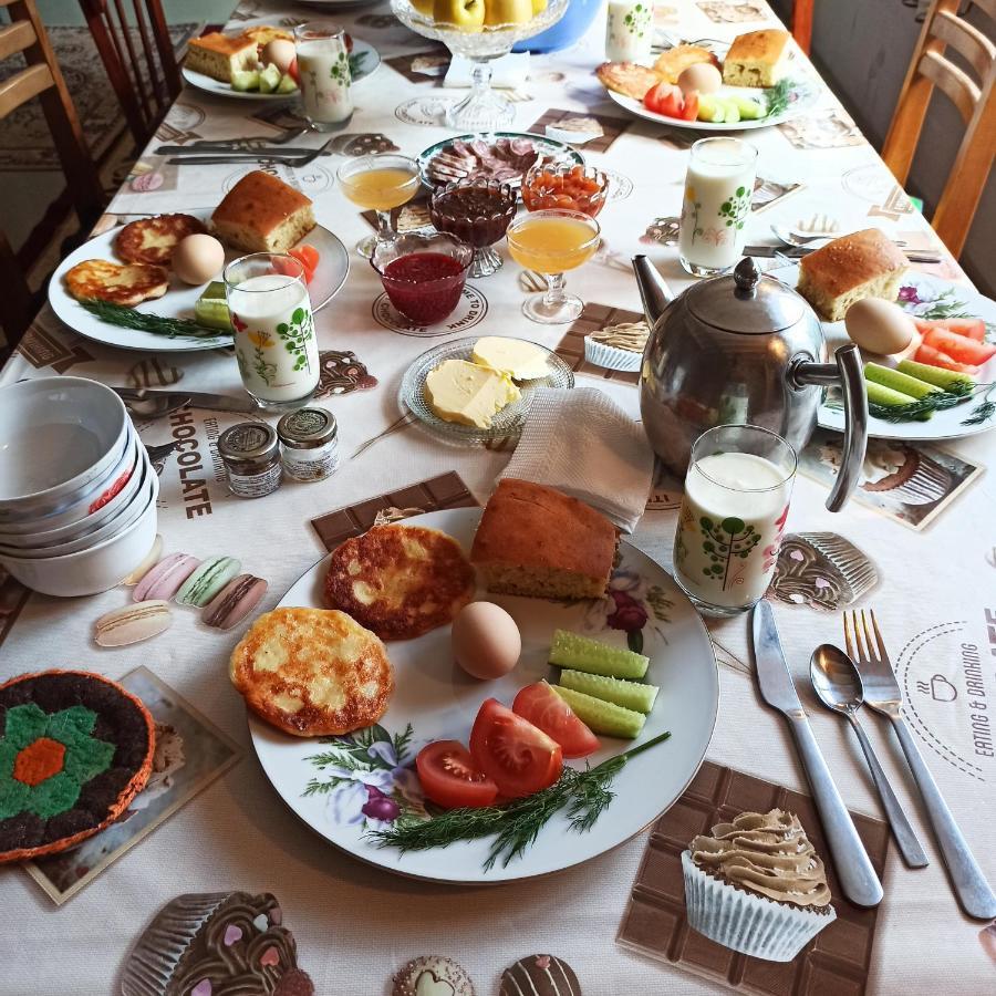 Toktogul Ghesthouse Hotel Buitenkant foto