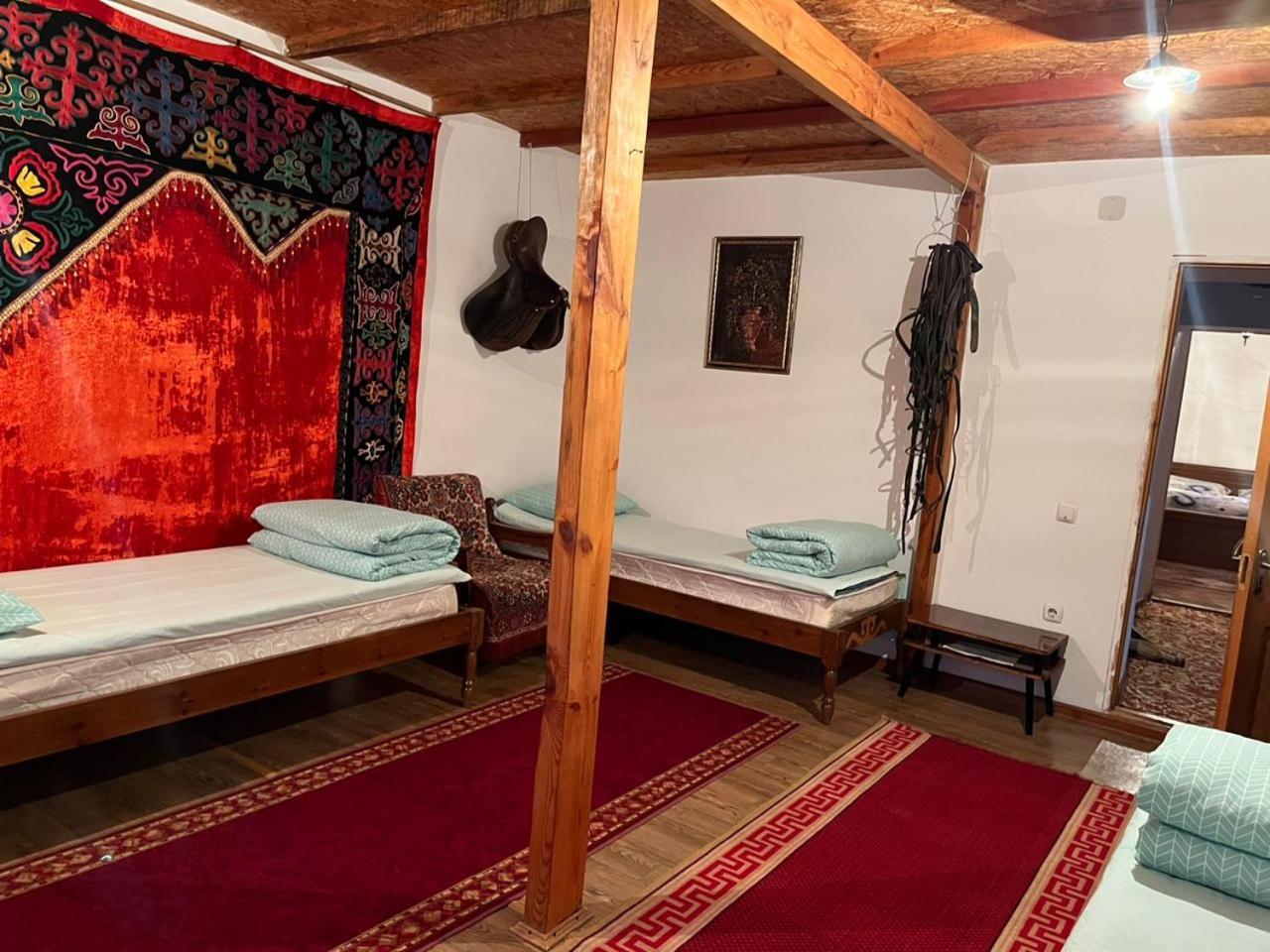 Toktogul Ghesthouse Hotel Buitenkant foto