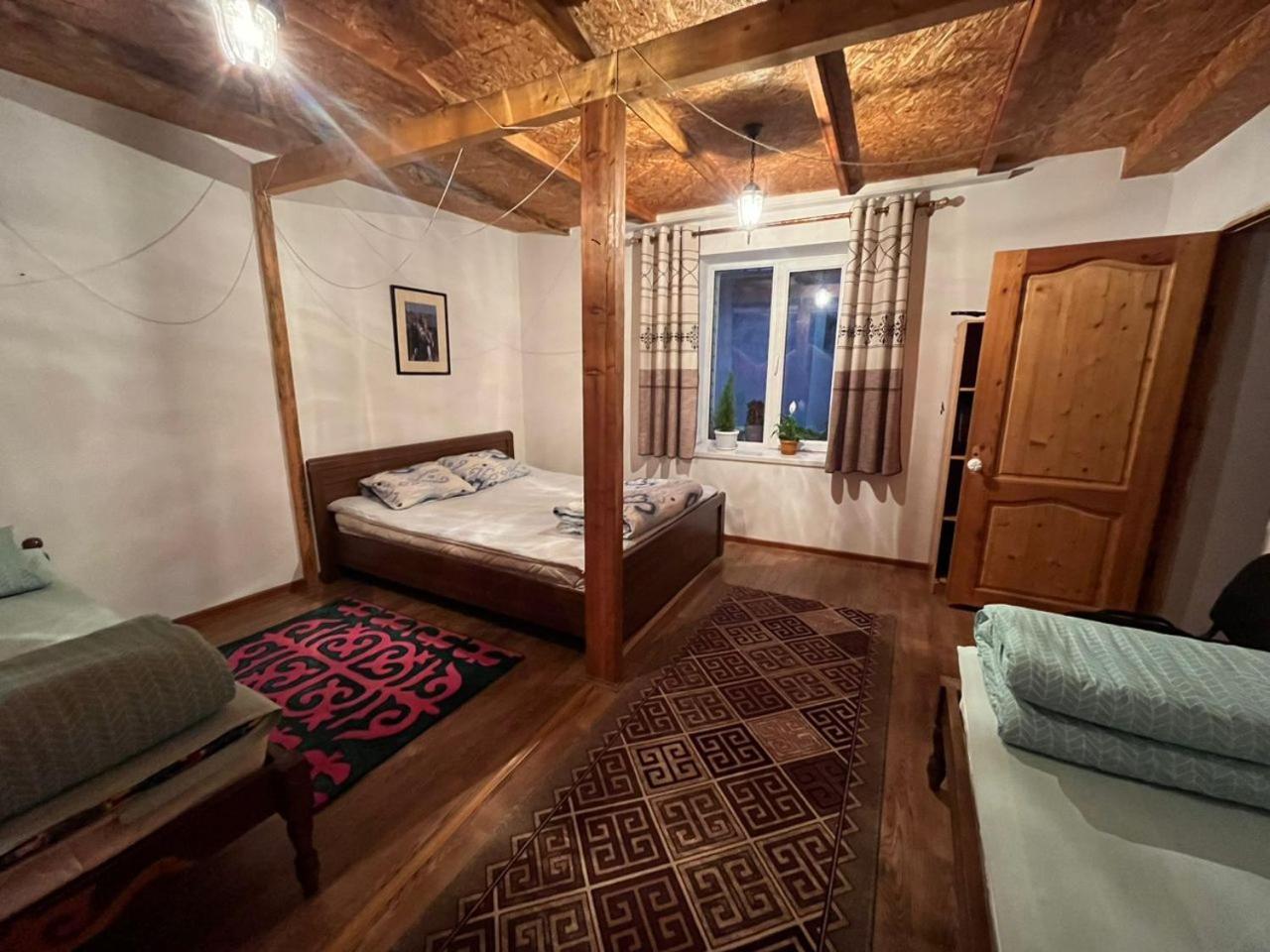 Toktogul Ghesthouse Hotel Buitenkant foto